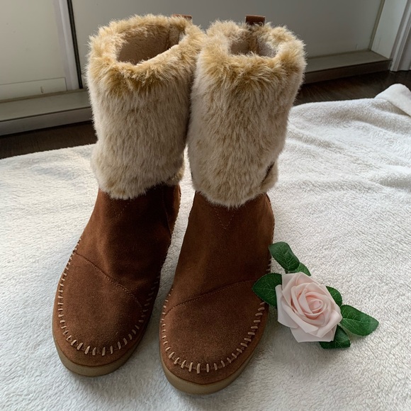 Toms Suede and Faux Fur Moccasin Pom Pom Boots - Picture 2 of 15